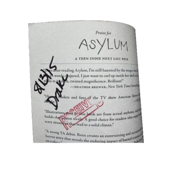 🔥ASYLUM paperback by Madeleine Roux - Preowned - Picture 3 of 3